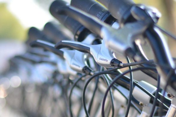 El ladcykel vs. konventionel ladcykel: Fordele og ulemper